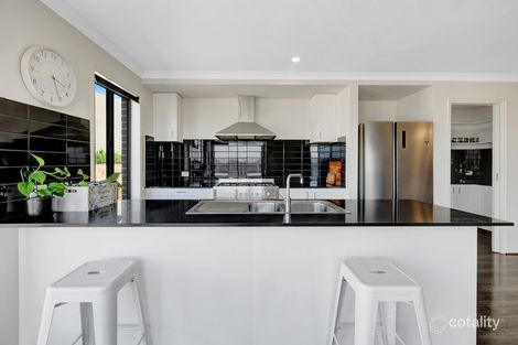 Property photo of 22 Deverell Way Warrnambool VIC 3280