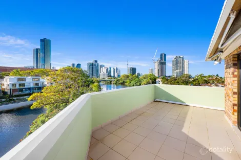 Property photo of 5/33 Surfers Avenue Mermaid Waters QLD 4218