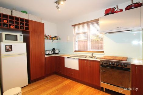Property photo of 1/19 Tiuna Grove Elwood VIC 3184