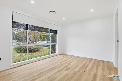 Property photo of 35 Solander Drive St Clair NSW 2759