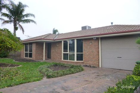 Property photo of 17 Amber Crescent Narre Warren VIC 3805