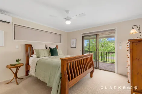 Property photo of 2 Dunnering Close Lochinvar NSW 2321