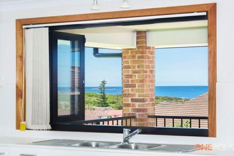 20 Sapphire Cl, Caves Beach, NSW 2281