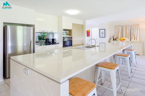 Property photo of 50 Shorehaven Drive Noosaville QLD 4566
