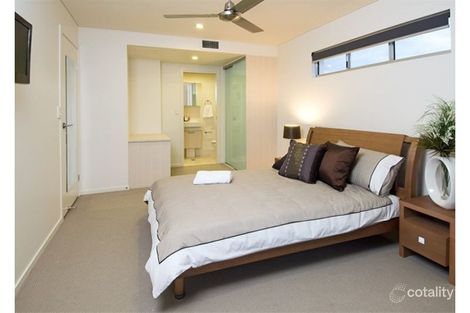 Property photo of 10/221 Sir Fred Schonell Drive St Lucia QLD 4067