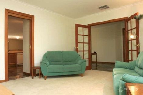 Property photo of 30 Olive Grove Sunbury VIC 3429