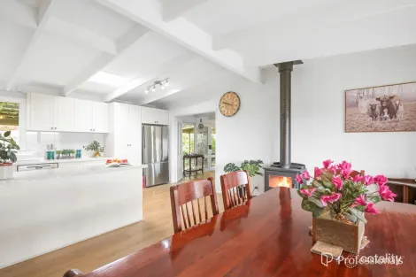 Property photo of 265 Glenview Road Launching Place VIC 3139