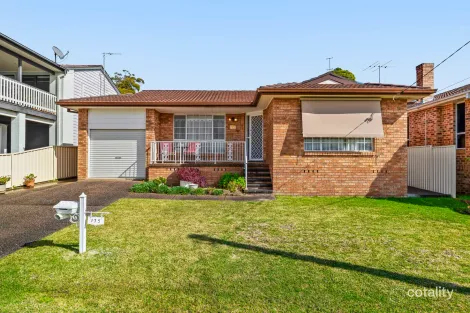 Property photo of 175 Winbin Crescent Gwandalan NSW 2259
