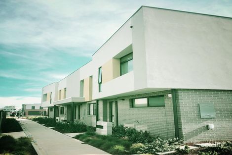 2 Patria Walk, Avondale Heights, VIC 3034