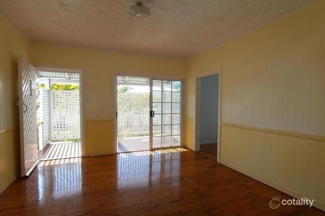 Property photo of 11 Dundee Street Holland Park QLD 4121