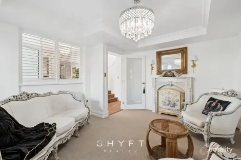 Property photo of 10 Seville Crest Mindarie WA 6030