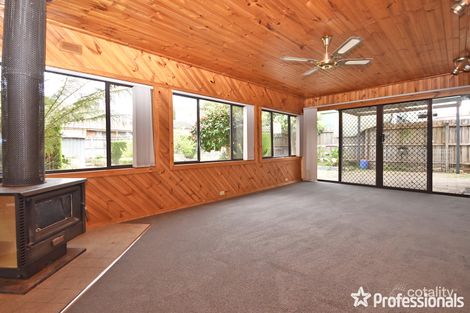 Property photo of 19 Shakespeare Avenue Mooroolbark VIC 3138