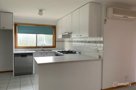 Property photo of 4 Peppermint Grove Meadow Heights VIC 3048