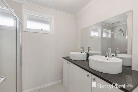 Property photo of 43 Rathdowne Circuit Melton West VIC 3337