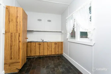 Property photo of 2 Lyne Street Oak Flats NSW 2529