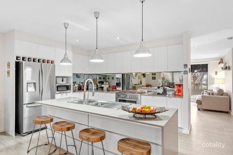 Property photo of 17 Armstrong Walk Fraser Rise VIC 3336