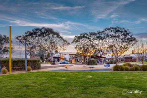 Property photo of 17 Armstrong Walk Fraser Rise VIC 3336