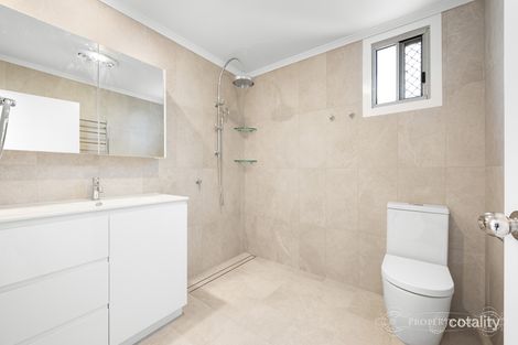 Property photo of 2/109 Bennetts Road Camp Hill QLD 4152