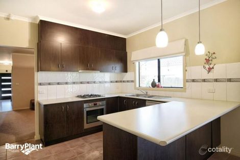 Property photo of 11 Tournament Rise Craigieburn VIC 3064