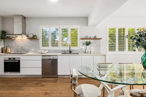 Property photo of 2/4 Oakes Place North Bondi NSW 2026