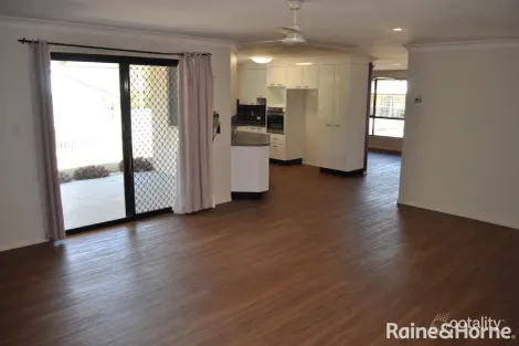 Property photo of 10 Rosslyn Close Clinton QLD 4680