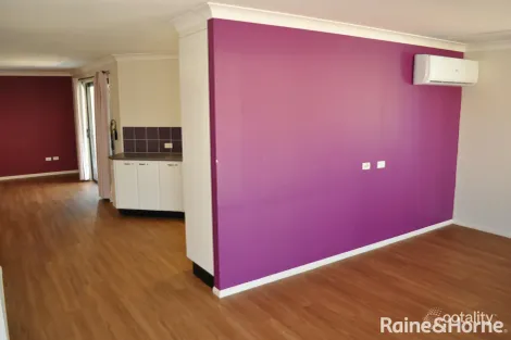 Property photo of 10 Rosslyn Close Clinton QLD 4680