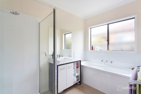 Property photo of 27 Saul Avenue Berwick VIC 3806