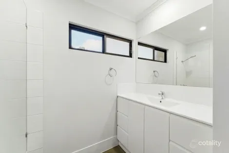 Property photo of 6 Helen Close Smithfield QLD 4878