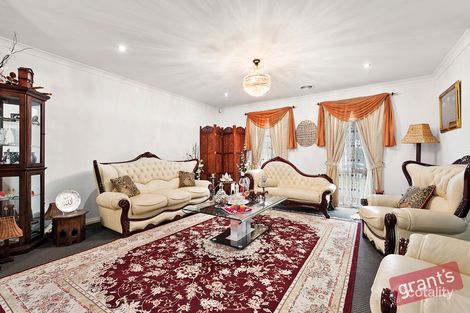 Property photo of 4 Roselea Place Narre Warren North VIC 3804