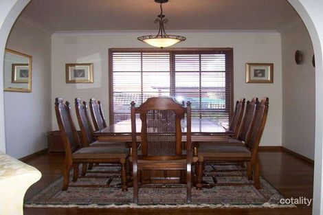 Property photo of 16 Homestead Place Mill Park VIC 3082