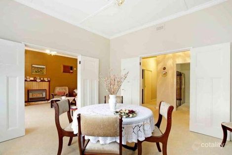 Property photo of 18 Wallace Road Burwood VIC 3125