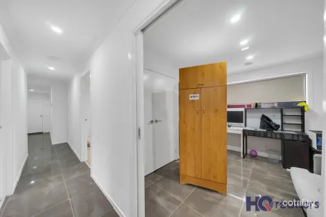 Property photo of 1 Mapleton Way Tarneit VIC 3029