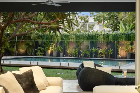 7 Remo St, Surfers Paradise, QLD 4217