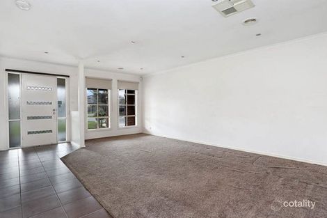Property photo of 37 Lake View Boulevard Keysborough VIC 3173