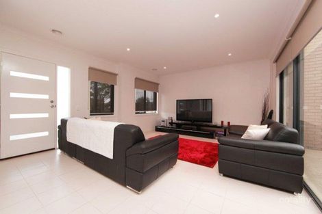 Property photo of 12 Maahu Amble Mernda VIC 3754