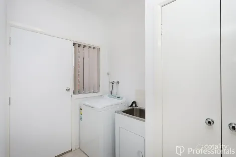 Property photo of 2/15 Greenleaf Circuit Tarneit VIC 3029