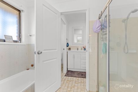 Property photo of 16 Nambucca Circuit Cowra NSW 2794