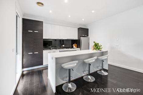 Property photo of 39 Ringtail Circuit Maidstone VIC 3012