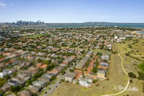 Property photo of 33 Sandpiper Place Williamstown VIC 3016