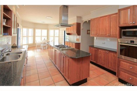 Property photo of 17 Fletcher Terrace Ormiston QLD 4160