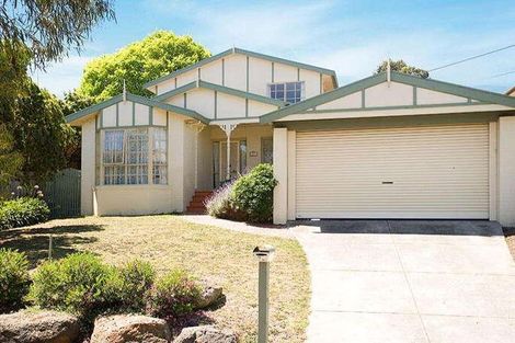 32 Lorraine Pde, Viewbank, VIC 3084