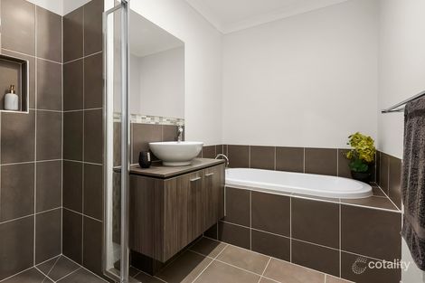 Property photo of 35 Harrison Way Pakenham VIC 3810