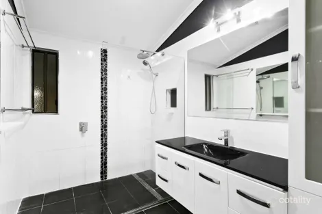 Property photo of 19 Central Road Tinana QLD 4650