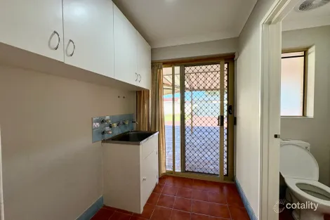 Property photo of 80 Inverness Circle Camillo WA 6111