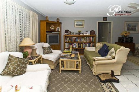 Property photo of 34 Careel Close Helensvale QLD 4212