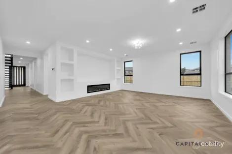 Property photo of 248 Errol Boulevard Mickleham VIC 3064