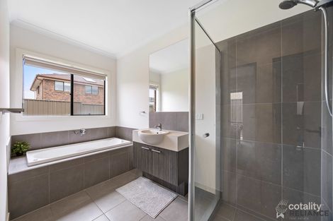 Property photo of 23 Cinnabar Way Cobblebank VIC 3338