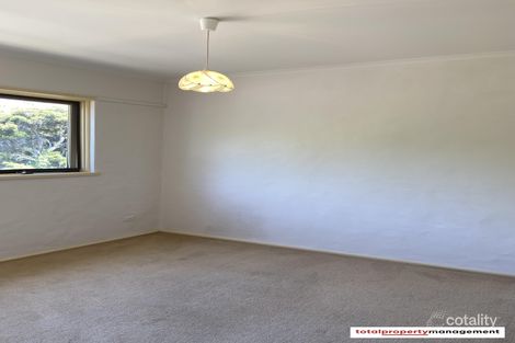 Property photo of 8 McMinn Close Phillip ACT 2606
