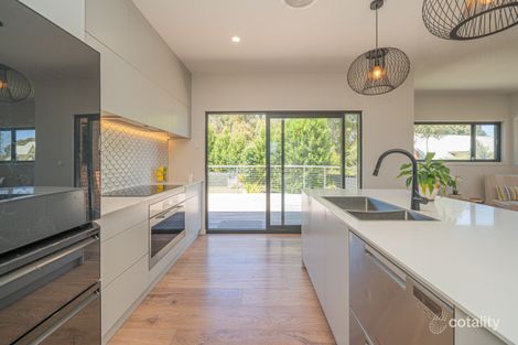 Property photo of 1 Gaylard Court Berwick VIC 3806