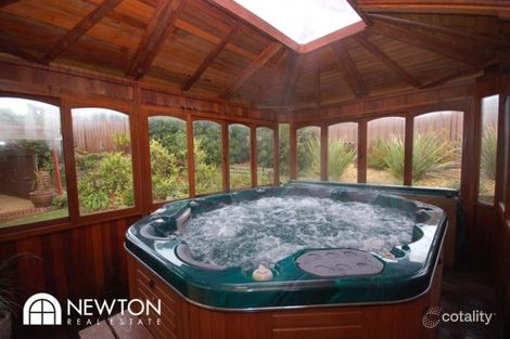 Property photo of 2 Albatross Circuit Woronora Heights NSW 2233